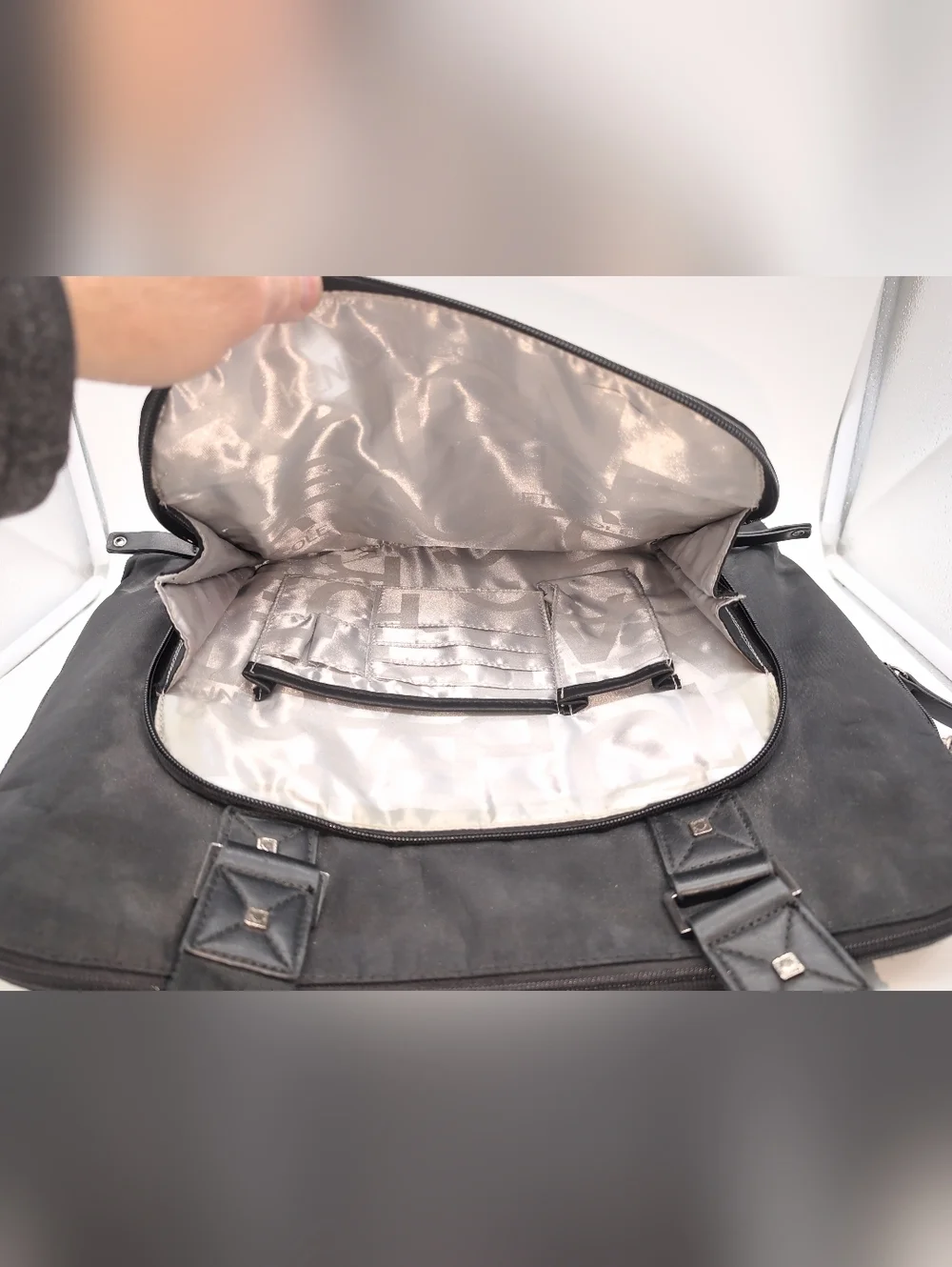 Kenneth Cole Reaction 17 Inch Laptop Shoulder Bag